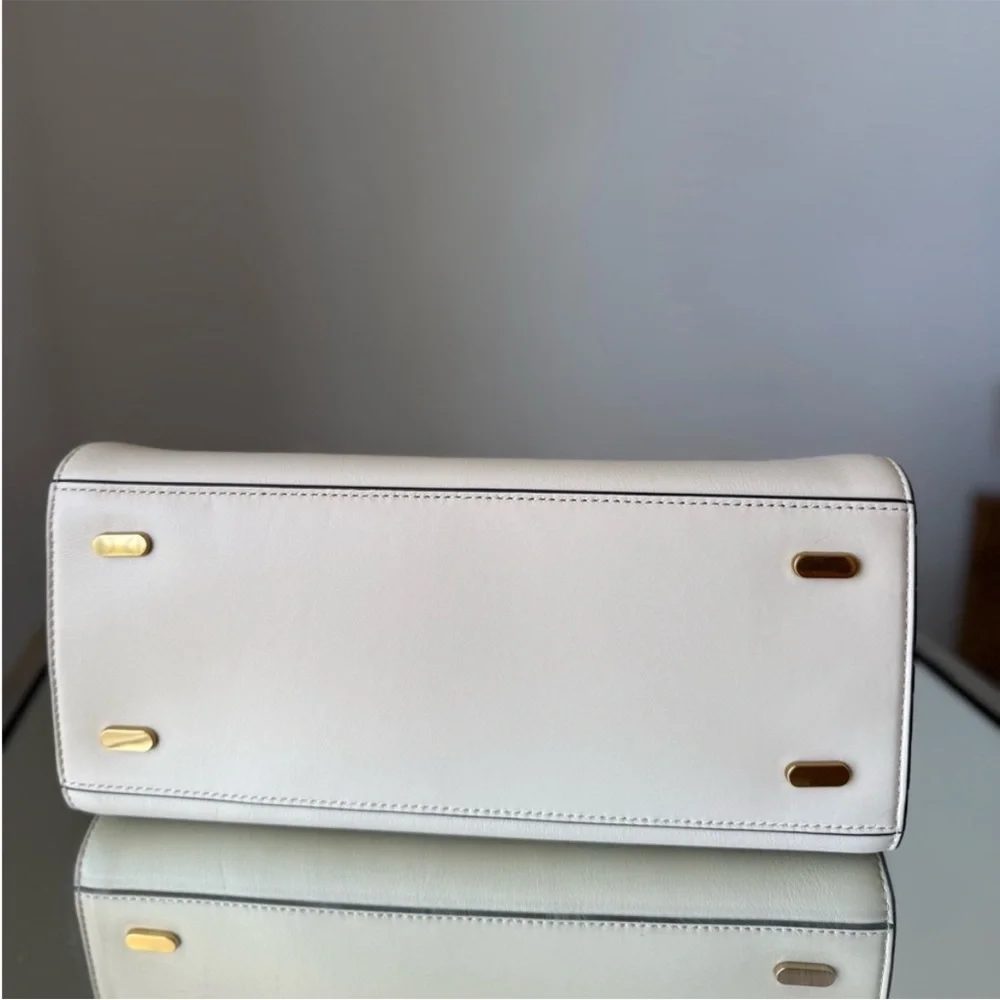 Like new Tory Burch Lee Radziwill Double
Bag Satchel New Cream $1,320 - Picture 5 of 9